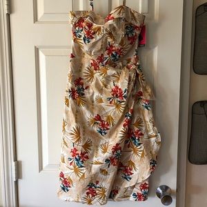Unique vintage halter dress.